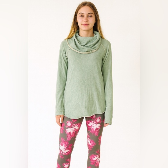 NWT Free People FR Movement Pink Rose Garden Leggings Size Medium - Picture 1 of 9